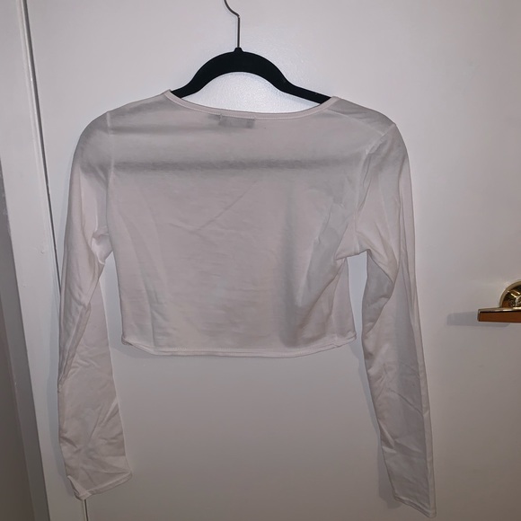 [6]👚NWOT - PRETTY LITTLE THING white crop top - Picture 4 of 5